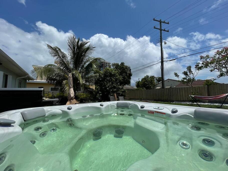 Hot Tub, Tiki Bar, Outdoor Shower, Near Intercoastal Waterway! غرب شاطئ بالم المظهر الخارجي الصورة