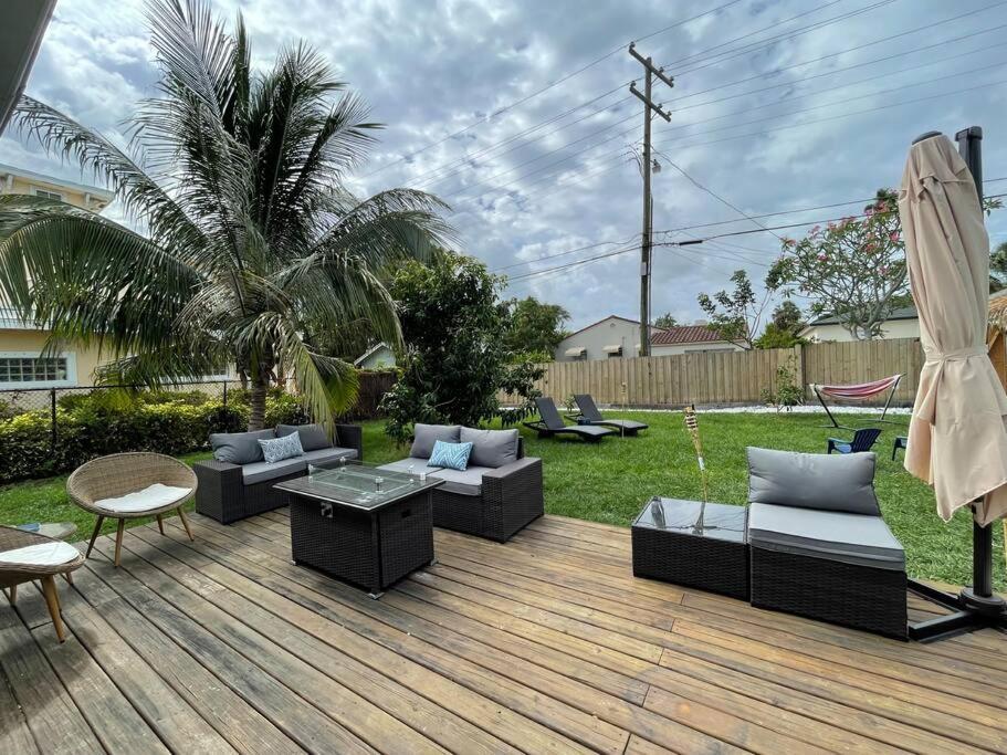 Hot Tub, Tiki Bar, Outdoor Shower, Near Intercoastal Waterway! غرب شاطئ بالم المظهر الخارجي الصورة