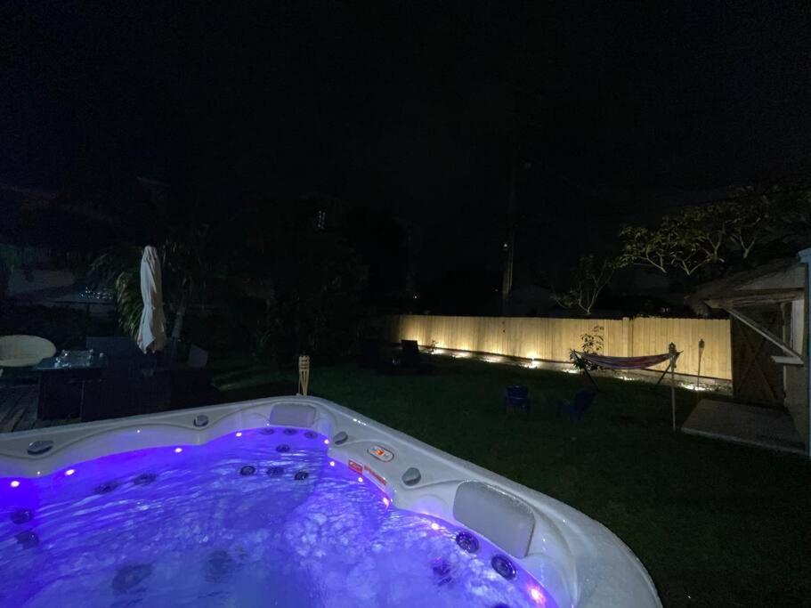 Hot Tub, Tiki Bar, Outdoor Shower, Near Intercoastal Waterway! غرب شاطئ بالم المظهر الخارجي الصورة